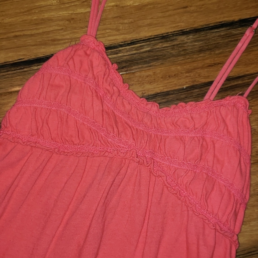 Pink Tank - Picture 2 of 3